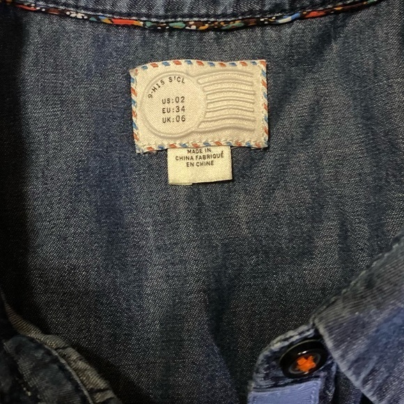 Anthropologie Poatage Stamp Brand Chambre and Floral Button down Womens Sz 2 - Picture 6 of 6